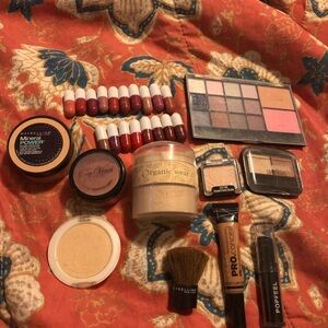 Makeup bundle